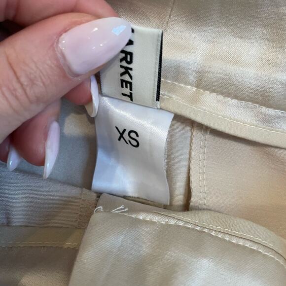 Pixie Market pleated off white high waisted shorts XS - Picture 4 of 5